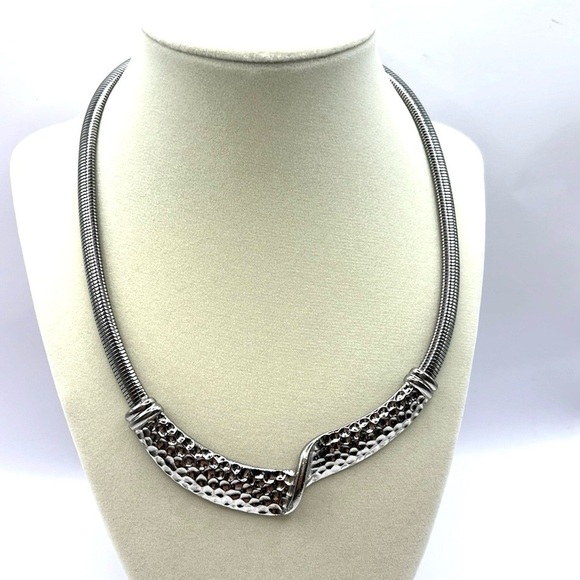 Silver Tone Necklace Collar Hammered Choker Omega Chain - Picture 1 of 9